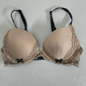 Victoria's Secret Lace Accent Bra in Cream and Black